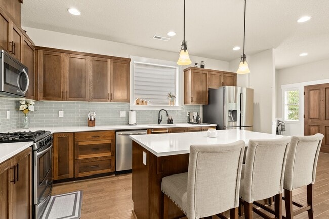 Building Photo - GORGEOUS SHERWOOD 3 BED/2.5 BATH+ OFFICE O...