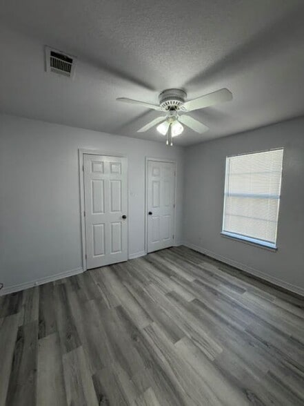 Building Photo - 15149 Deer Creek Dr