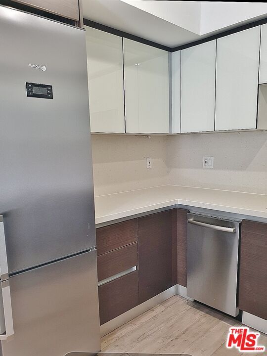 Building Photo - 1611 S Beverly Glen Blvd