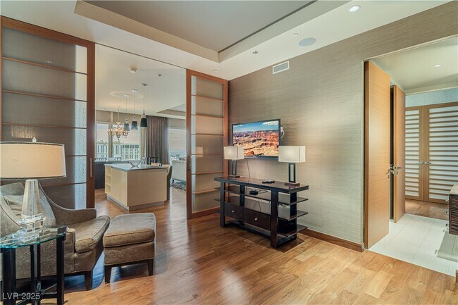 Building Photo - 3750 S Las Vegas Blvd