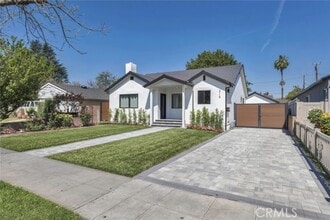 Building Photo - 2115 W Clark Ave