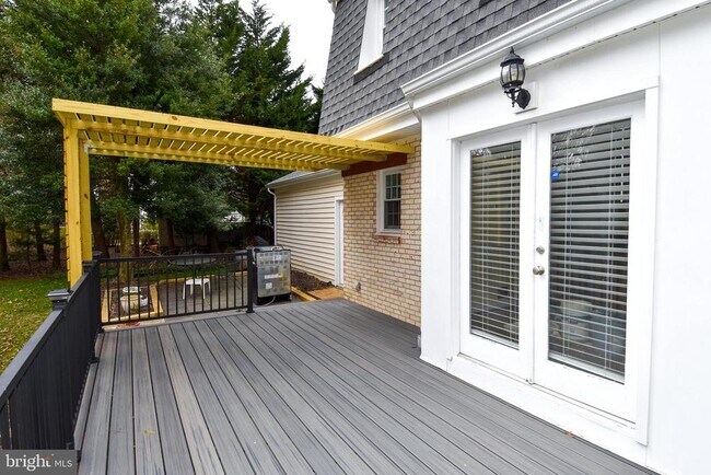 Building Photo - 1221 Forestville Dr