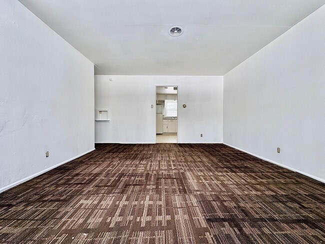 Building Photo - 429 S 28th St