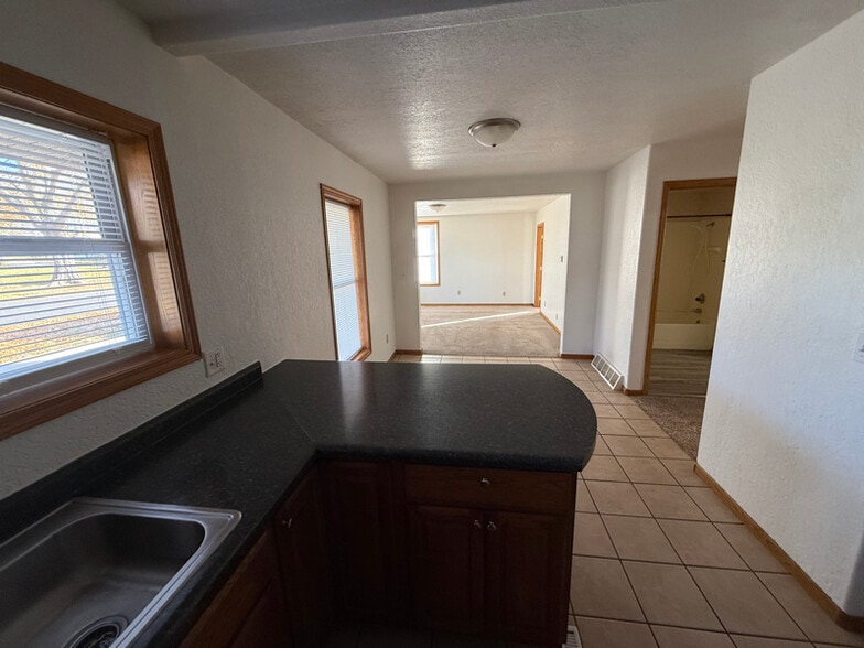 Building Photo - 403 W 3rd St