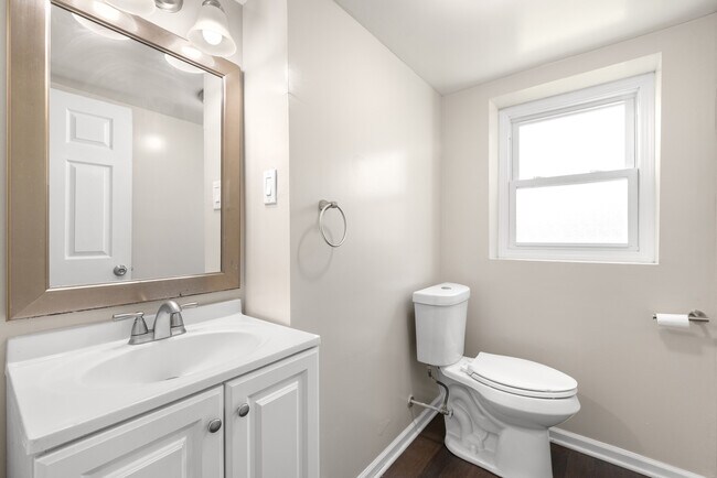 Building Photo - 3308 Birchwood Dr