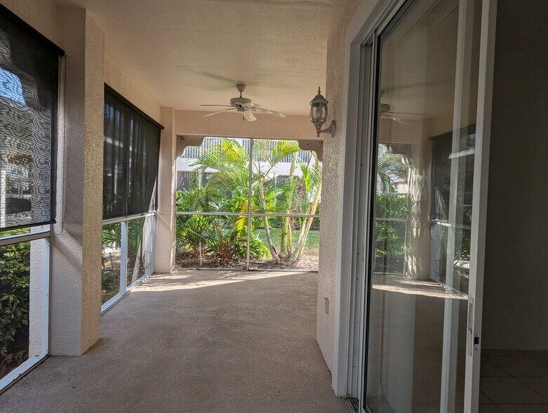 Building Photo - 4202 Central Sarasota Pky