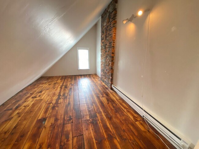 Building Photo - Price Ave 49-51 NCR