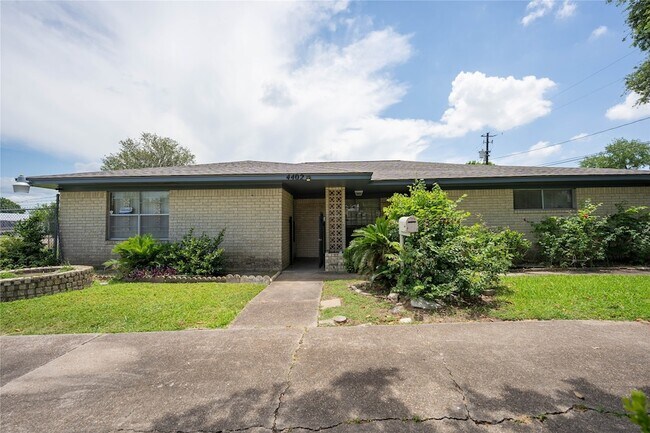 Building Photo - 4402 Balkin St