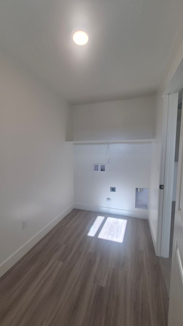 Building Photo - 5677 S Weehawken Ln