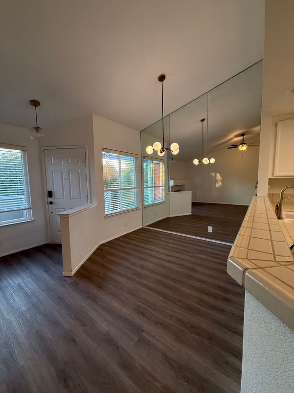 Building Photo - 90 Cherry Ridge Ln