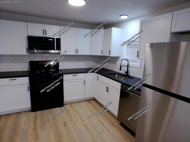 Building Photo - 8208 W 81st St