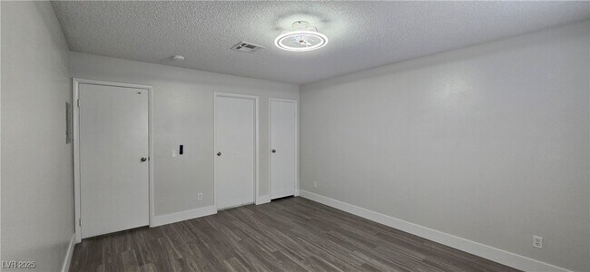 Building Photo - 6649 W Tropicana Ave