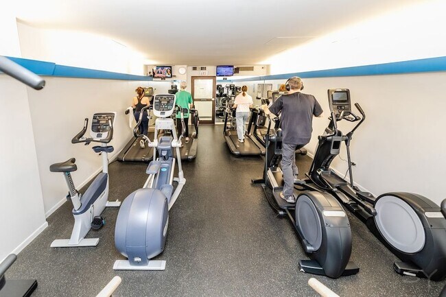 Building Photo - 2800 N Lake Shore Dr