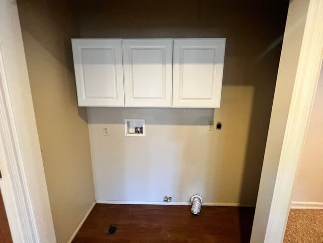 Building Photo - Stunning 3BR/3BA + Loft Home | 1,920 SqFt ...