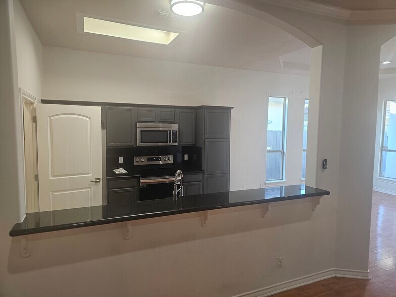 Building Photo - 3315 Omega St