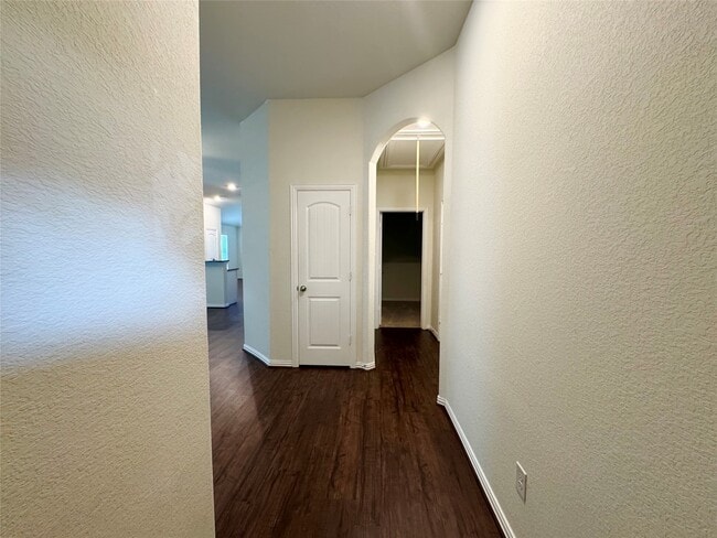 Building Photo - 9026 Beacon Mill Dr