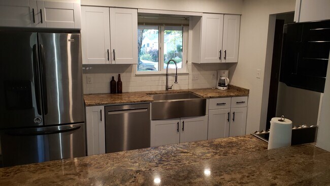 Kitchen - 1848 Alpine St