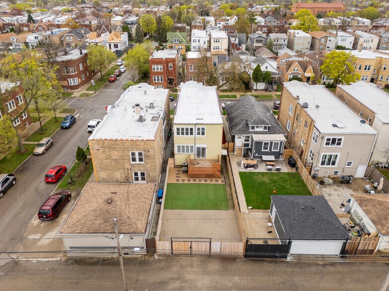 Building Photo - 5304 W Cornelia Ave