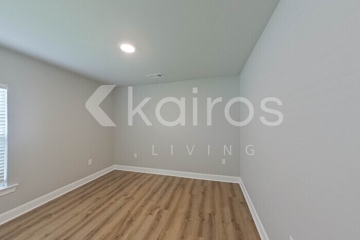 Building Photo - 13784 Pinyon Dr