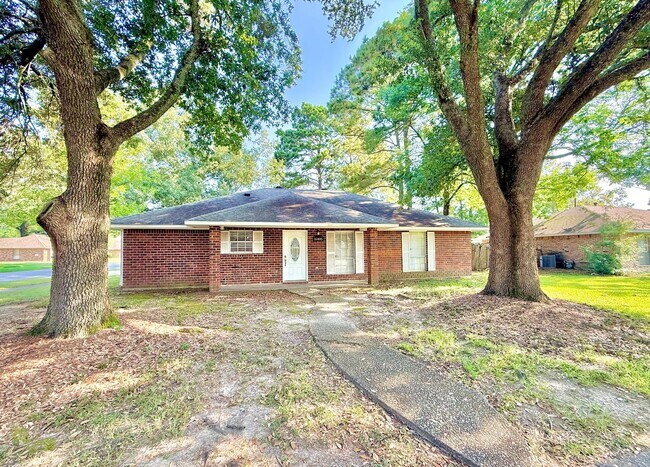 Building Photo - 16405 Patton Ave