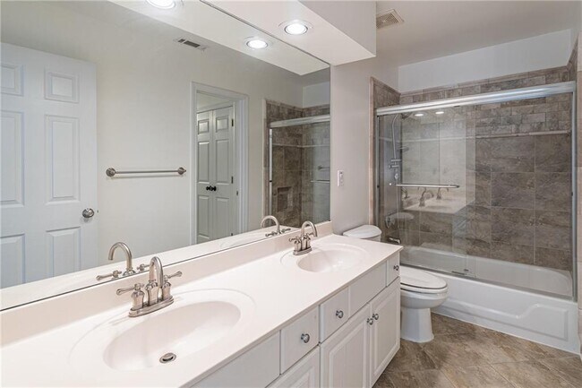 Building Photo - 5491 Oxford Chase Way