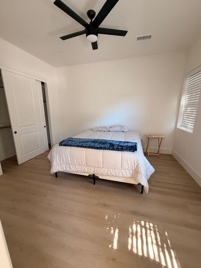 Building Photo - Charming 2-Bedroom Home in Private Gated Community