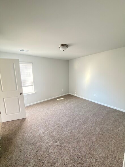 Building Photo - 109 Gervais Cir