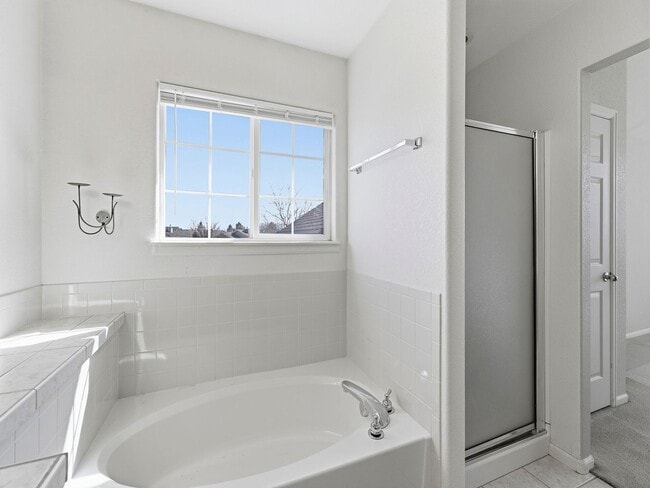 Building Photo - Beautiful 4-Bedroom Townhome With Finished Basement & 2 Full Kitchens!