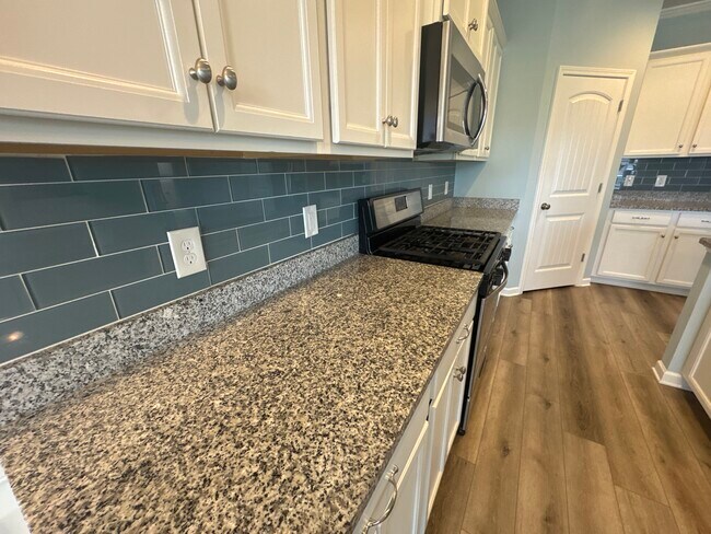 Building Photo - 78 Violetear Rdg