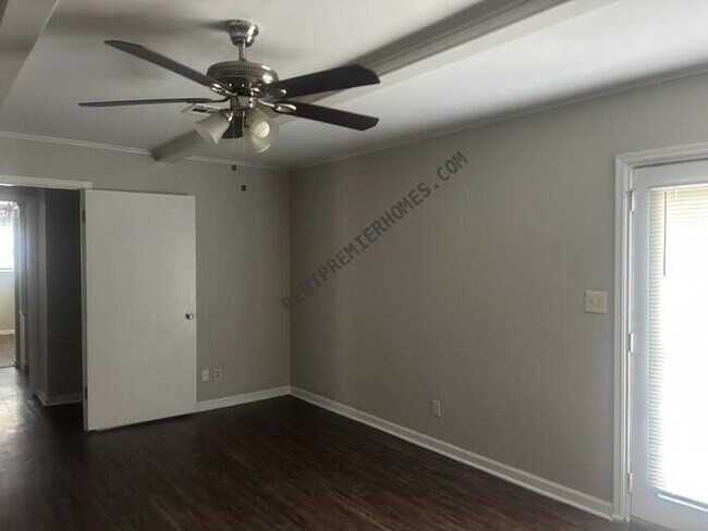 Building Photo - 9406 E 37th Ct