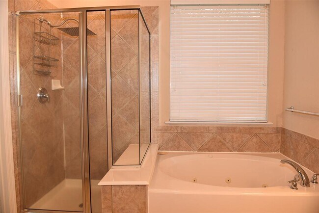 Building Photo - 6727 Oakman Ln