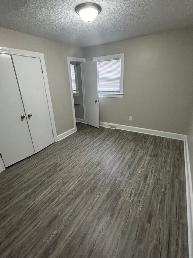 Building Photo - Four Bedroom Two Bath House for Rent $1100.00 per Month