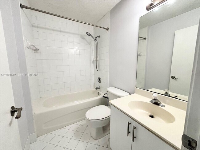 Building Photo - 3481 Briar Bay Blvd