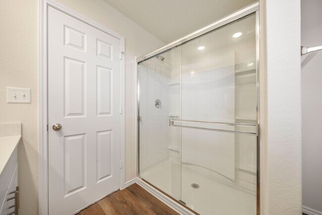 Building Photo - Great home with a great price!