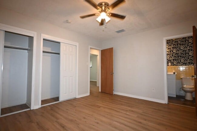 Building Photo - 37017 Meridian Ave