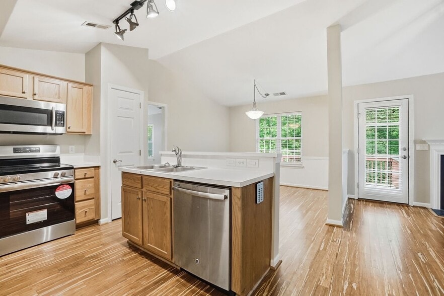 Building Photo - 2830 Black Walnut Ln