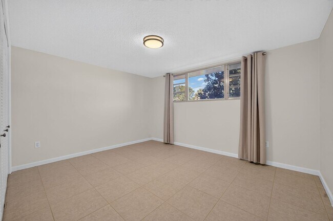 Building Photo - 55+ Winter Park Condo
