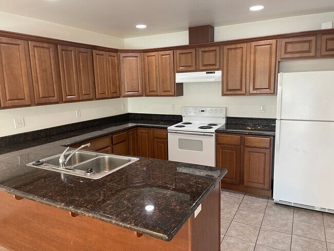 Building Photo - 1013 N Pierce Dr