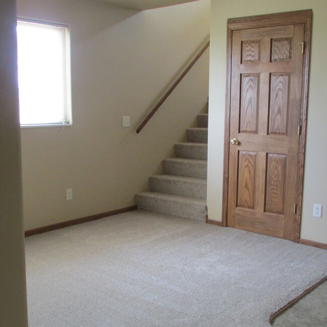 Building Photo - r1342