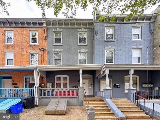 Primary Photo - 325 N Preston St