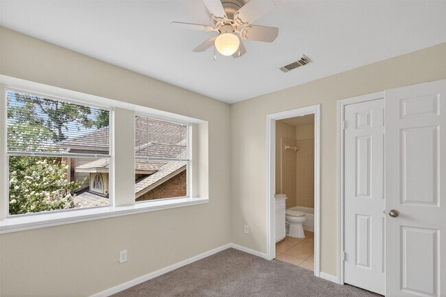 Building Photo - 5515 Strack Rd