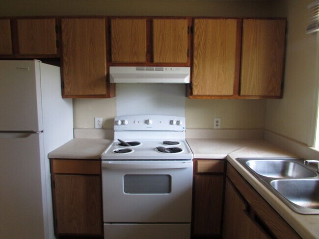 Building Photo - 123 Dixie Dr