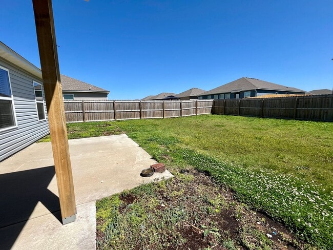 Building Photo - 1751 Forest Dr