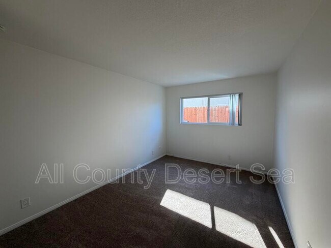 Building Photo - 1587 Coriander Dr