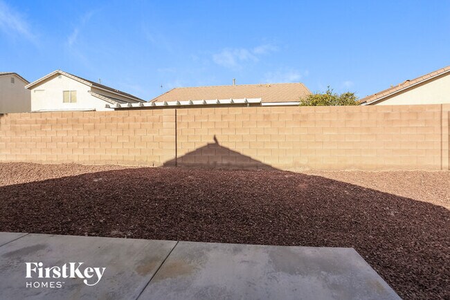 Building Photo - 6233 Highland Gardens Dr