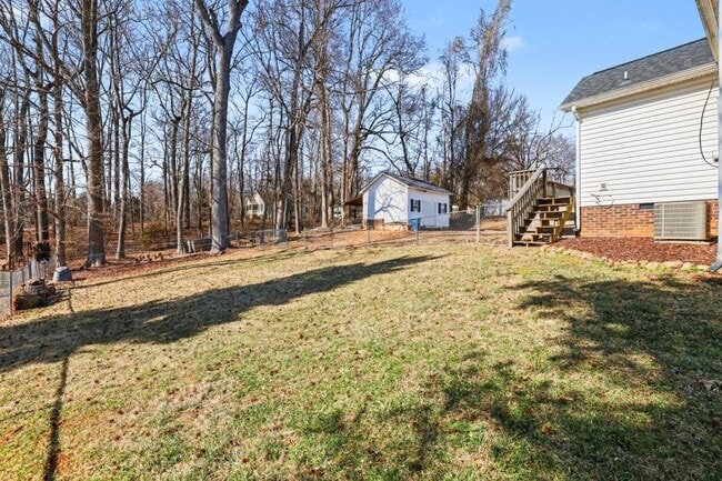 Building Photo - 386 Hill Rd