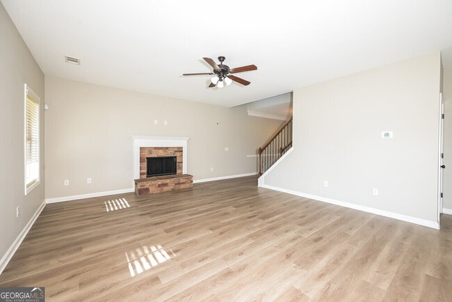 Building Photo - 2048 Woodland Brook Dr