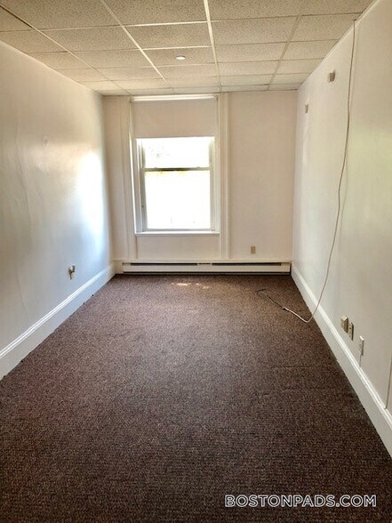 Building Photo - 854 Beacon St