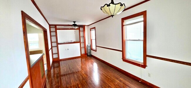 Building Photo - 23 Beyer Pl