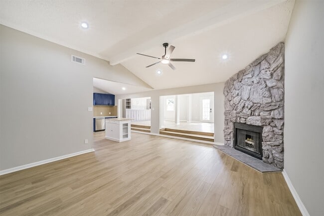 Building Photo - 10826 Thorncliff Dr